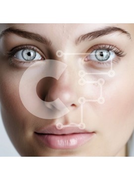 Intra Συλλεκτικό Ξύλινο Παζλ Plywood  4mm - Όμορφο πορτρέτο μιας νεαρής γυναίκας με φωτεινά μπλε μάτια και μακριά ξανθά μαλλιά Σε Ξύλινο Κουτί - Διαστάσεις Puzzle: 10x10 cm – 25 κομμάτια