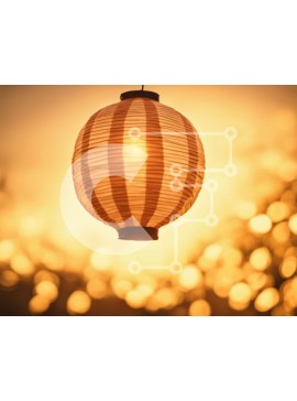 Intra Συλλεκτικό Ξύλινο Παζλ Plywood  4mm - Χάρτινο φανάρι κρεμασμένο σε κορδόνι με θολό φόντο Σε Ξύλινο Κουτί - Διαστάσεις Puzzle: 10x10 cm – 25 κομμάτια