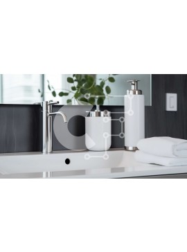 Intra Συλλεκτικό Ξύλινο Παζλ Plywood  4mm - Μοντέρνος νεροχύτης μπάνιου με βρύση χρωμίου και λευκές πετσέτες Σε Ξύλινο Κουτί - Διαστάσεις Puzzle: 10x10 cm – 25 κομμάτια