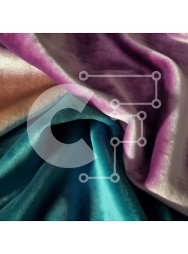 Intra Συλλεκτικό Ξύλινο Παζλ Plywood  4mm - Κοντινό πλάνο πολυτελούς βελούδινης κουρτίνας με μοτίβο Paisley σε αποχρώσεις του μωβ και του μπλε Σε Ξύλινο Κουτί - Διαστάσεις Puzzle: 10x10 cm – 25 κομμάτια