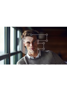 Intra Συλλεκτικό Ξύλινο Παζλ Plywood  4mm - Πορτρέτο νεαρού άνδρα που στέκεται δίπλα στο παράθυρο με ριγέ πουλόβερ Σε Ξύλινο Κουτί - Διαστάσεις Puzzle: 10x10 cm – 25 κομμάτια