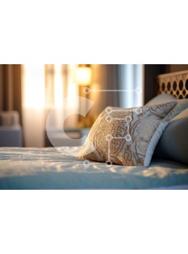 Intra Συλλεκτικό Ξύλινο Παζλ Plywood  4mm - Κομψή διακόσμηση υπνοδωματίου: Λευκό και μπλε κάλυμμα κρεβατιού με ασορτί μαξιλάρια και φωτιστικό Σε Ξύλινο Κουτί - Διαστάσεις Puzzle: 10x10 cm – 25 κομμάτια