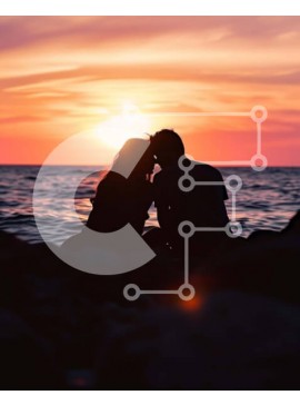 Intra Συλλεκτικό Ξύλινο Παζλ Plywood  4mm - Ζευγάρι που απολαμβάνει το ηλιοβασίλεμα δίπλα στον ωκεανό Σε Ξύλινο Κουτί - Διαστάσεις: 10x10 cm – 25 κομμάτια