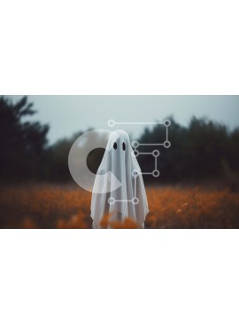 Intra Συλλεκτικό Ξύλινο Παζλ Plywood  4mm - Φάντασμα με λευκό φόρεμα που στέκεται σε ένα ανοιχτό πεδίο Σε Ξύλινο Κουτί - Διαστάσεις Puzzle: 10x10 cm – 25 κομμάτια