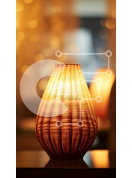 Intra Συλλεκτικό Ξύλινο Παζλ Plywood  4mm - Επιτραπέζιο φωτιστικό σε τραπέζι με θολό φόντο Σε Ξύλινο Κουτί - Διαστάσεις Puzzle: 10x10 cm – 25 κομμάτια