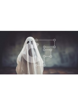 Intra Συλλεκτικό Ξύλινο Παζλ Plywood  4mm - Φάντασμα με λευκή στολή σε ένα άδειο δωμάτιο Σε Ξύλινο Κουτί - Διαστάσεις Puzzle: 10x10 cm – 25 κομμάτια