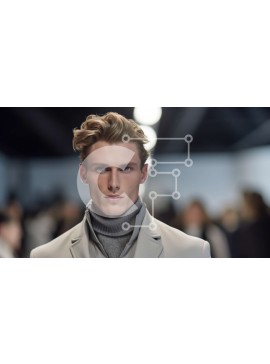 Intra Συλλεκτικό Ξύλινο Παζλ Plywood  4mm - Πορτρέτο ενός άνδρα με λευκό παλτό και γκρι κασκόλ που κοιτάζει την κάμερα Σε Ξύλινο Κουτί - Διαστάσεις Puzzle: 10x10 cm – 25 κομμάτια