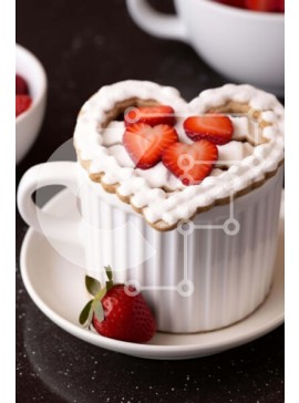 Σετ των 2 Intra Συλλεκτικό Ξύλινο Παζλ Plywood  4mm - Κύπελλο γλυκού σε σχήμα καρδιάς με φράουλες Σε Ξύλινο Κουτί - Διαστάσεις: 10x10 cm – 25 κομμάτια