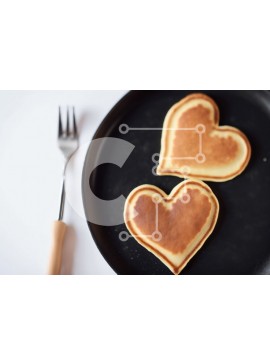 Σετ των 2 Intra Συλλεκτικό Ξύλινο Παζλ Plywood  4mm - Τηγανίτες σε σχήμα καρδιάς σε μαύρο πιάτο Σε Ξύλινο Κουτί - Διαστάσεις: 10x10 cm – 25 κομμάτια
