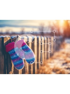 Intra Συλλεκτικό Ξύλινο Παζλ Plywood  4mm - Γάντια που κρέμονται σε έναν ξύλινο φράκτη σε ένα χιονισμένο τοπίο Σε Ξύλινο Κουτί - Διαστάσεις Puzzle: 10x10 cm – 25 κομμάτια