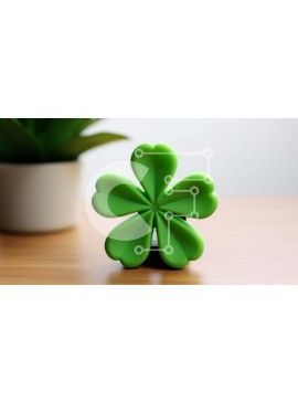 Intra Συλλεκτικό Ξύλινο Παζλ Plywood  4mm - Πράσινο τετράφυλλο ειδώλιο τριφυλλιού σε ξύλινο τραπέζι Σε Ξύλινο Κουτί - Διαστάσεις Puzzle: 10x10 cm – 25 κομμάτια