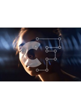 Intra Συλλεκτικό Ξύλινο Παζλ Plywood  4mm - Σοβαρή γυναίκα με μπλε φωτισμό στο πρόσωπο και τα μαλλιά της Σε Ξύλινο Κουτί - Διαστάσεις Puzzle: 10x10 cm – 25 κομμάτια