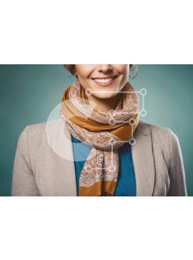 Intra Συλλεκτικό Ξύλινο Παζλ Plywood  4mm - Χαμογελαστή γυναίκα με επαγγελματική ενδυμασία με πορτοκαλί κασκόλ και μπλε σακάκι Σε Ξύλινο Κουτί - Διαστάσεις Puzzle: 10x10 cm – 25 κομμάτια