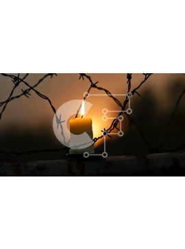 Intra Συλλεκτικό Ξύλινο Παζλ Plywood  4mm - Σιλουέτα κεριών στο συρματόπλεγμα στο ηλιοβασίλεμα Σε Ξύλινο Κουτί - Διαστάσεις Puzzle: 10x10 cm – 25 κομμάτια