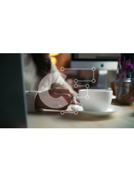 Σετ των 2 Intra Συλλεκτικό Ξύλινο Παζλ Plywood  4mm - Ζεστή στιγμή καφέ σε έναν χώρο εργασίας Σε Ξύλινο Κουτί - Διαστάσεις: 10x10 cm – 25 κομμάτια