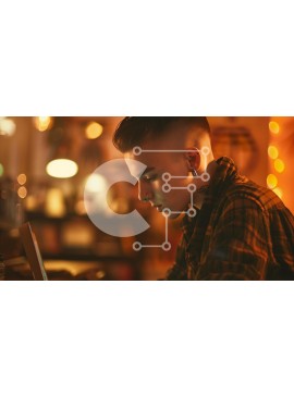 Intra Συλλεκτικό Ξύλινο Παζλ Plywood  4mm - Επικεντρωμένος νέος που εργάζεται σε φορητό υπολογιστή Σε Ξύλινο Κουτί - Διαστάσεις Puzzle: 10x10 cm – 25 κομμάτια