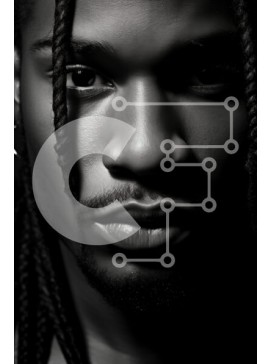 Intra Συλλεκτικό Ξύλινο Παζλ Plywood  4mm - Κοντινό πλάνο πορτρέτο ενός νεαρού άνδρα με πλεξούδες Σε Ξύλινο Κουτί - Διαστάσεις Puzzle: 10x10 cm – 25 κομμάτια