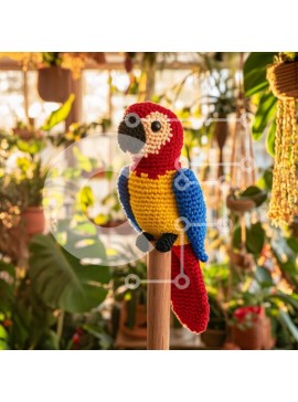 Intra Συλλεκτικό Ξύλινο Παζλ Plywood  4mm - Κροσέ παπαγάλος σε έναν ηλιόλουστο εσωτερικό κήπο Σε Ξύλινο Κουτί - Διαστάσεις Puzzle: 10x10 cm – 25 κομμάτια